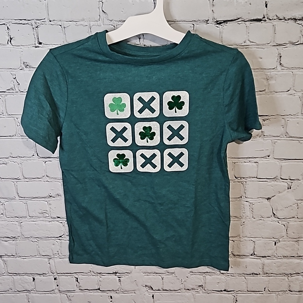 💙 Clover tic tac toe shirt